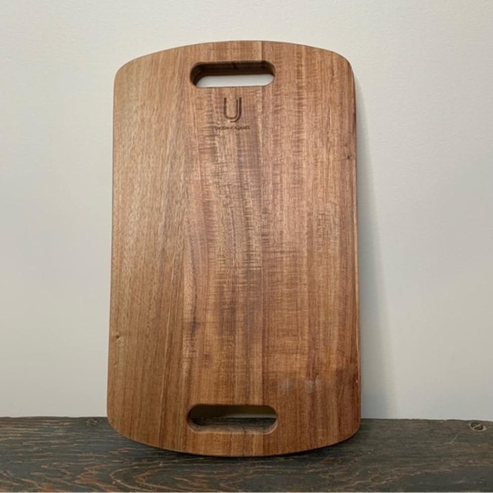 New In Box Uncommon James Acacia Wood Cheeseboard Charcuterie